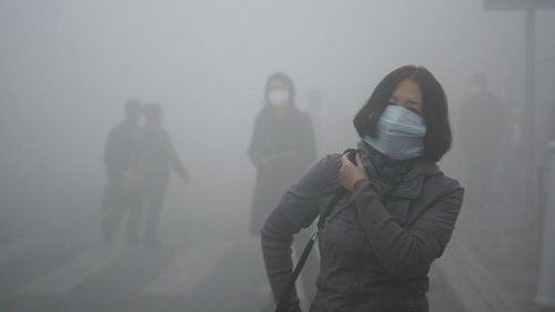 China anunţă o reducere a nivelurilor de smog cu 9,1% în 2021 / Standardul de calitate a aerului este aici de 35 de micrograme pe metru cub / OMS recomandă niveluri de 5 micrograme