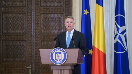 Iohannis anunță că România continuă cu Moldova doar proiectele pentru cetățeni și cere Chișinăului acțiuni concrete de reformă, mai ales în justiție și anticorupție, pentru a relua cooperarea