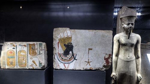 Un artefact rar din mormântul lui Tutankhamon şi două morminte restaurate din Noul Regat, expuse de autoritățile egiptene la Luxor