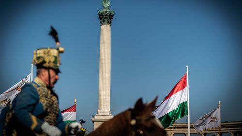 Ungaria crește salariul militarilor cu 26% în medie, în două tranșe: septembrie 2022 și ianuarie 2024