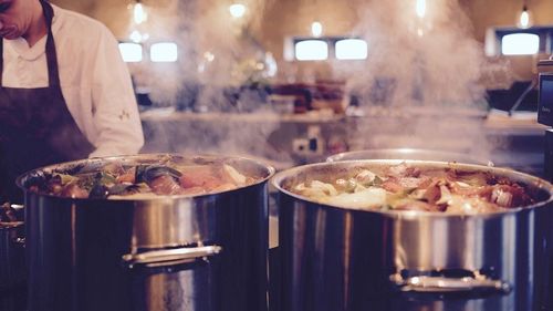 Batch cooking, conceptul la modă în bucătăria vestică. Cum să stai mai puțin în bucătărie