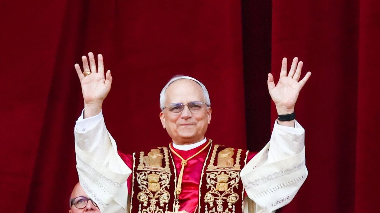 Atmosferă festivă la prima rugăciune ”Angelus” condusă de Papa Leon al XIV-lea la Castel Gandolfo