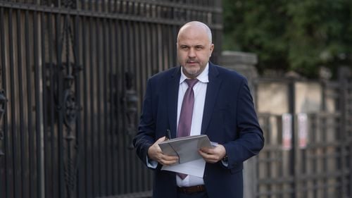 Deputatul USR Emanuel Ungureanu a depus denunţ la DNA şi sesizare la ANI pe numele lui Cătălin Cîrstoiu