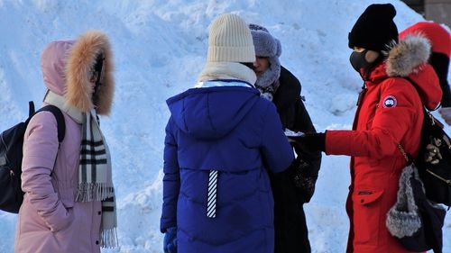 Miros puternic de gaz în oraşul Vulcan / Elevii de la trei școli au fost trimişi acasă / ”Sursa ar putea fi instalaţia de desulfurare a Uzinei Electrice Paroşeni”