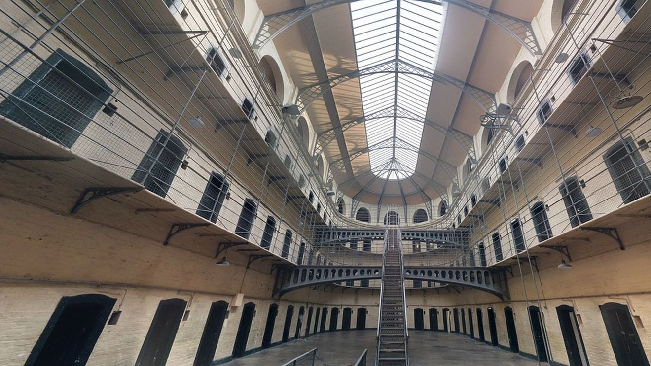 Peste 30.000 de deținuți și angajați din penitenciarele americane, depistați cu coronavirus