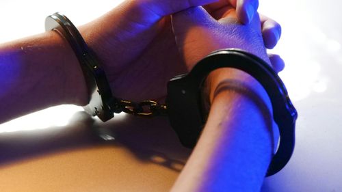 Trei adolescenţi, condamnaţi în Suedia pentru un atac cu focuri de armă asupra unei companii israeliene de tehnologie militară