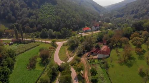 Comună din Alba, în scenariul roșu din cauza unui singur locuitor infectat cu Sars-Cov-2. Măsurile luate nu afectează pe nimeni: singurul bar din sat era deja închis