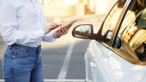 Reguli tot mai dure pentru șoferii din Capitală. Riscă amenzi de până la 2.000 de lei pe zi pentru parcarea neregulamentară