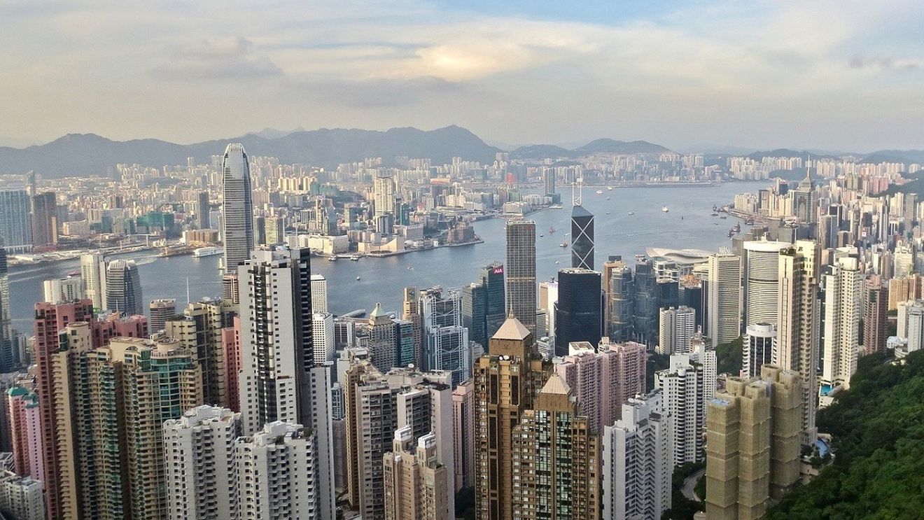 China redeschide complet frontierele cu Hong Kong şi Macao