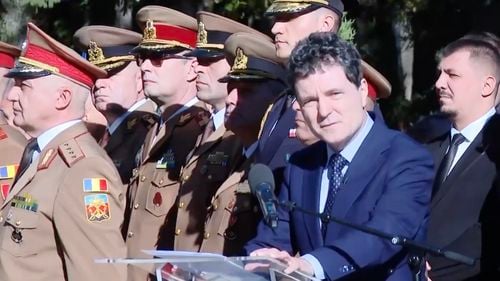 VIDEO Nicușor Dan: Ca să ai pace trebuie să te pregătești ca să descurajezi războiul / Președintele, huiduit de un grup de oameni