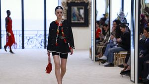 Matthieu Blazy aduce Chanel înapoi la origini cu o colecție Cruise inspirată din Marea Bascilor