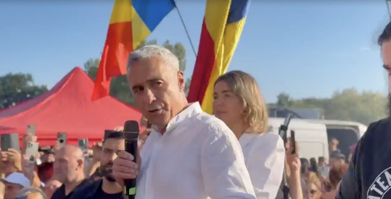 Organizațiile AUR din județul Giurgiu, scenetă dedicată pro-rusului Călin Georgescu, la Târgul de la Călugăreni / Cine din AUR face scut în jurul lui Georgescu?