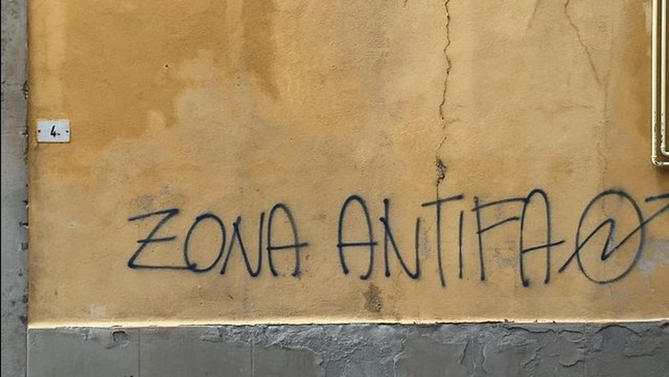 Donald Trump este în căutarea unei baze juridice pentru a declara Antifa grupare teroristă