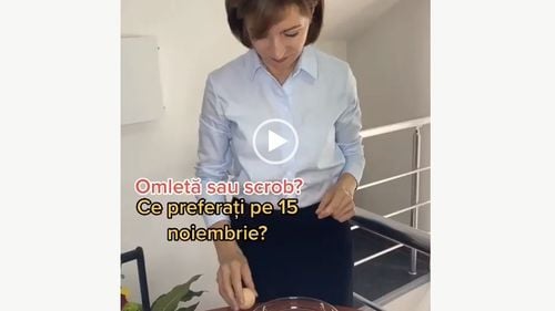 VIDEO Campanie electorală cu glume de autobază în Moldova: Maia Sandu s-a filmat spărgând două ouă, Igor Dodon a replicat: ”Se vede că demult nu a ținut ouă în mână”