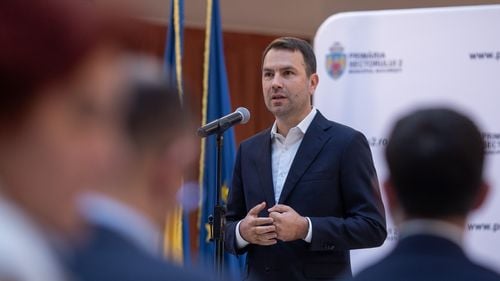 Drulă: USR va continua cu moţiuni şi chemări la "Ora Guvernului" pentru o serie lungă de miniştri: România este probabil singura ţară din Europa în care şeful poliţiştilor este hoţ / Domnul Bode a spus că plagiatul este furt /  Apoi îl avem pe domnul Predoiu, un aranjor la vârful Justiţiei