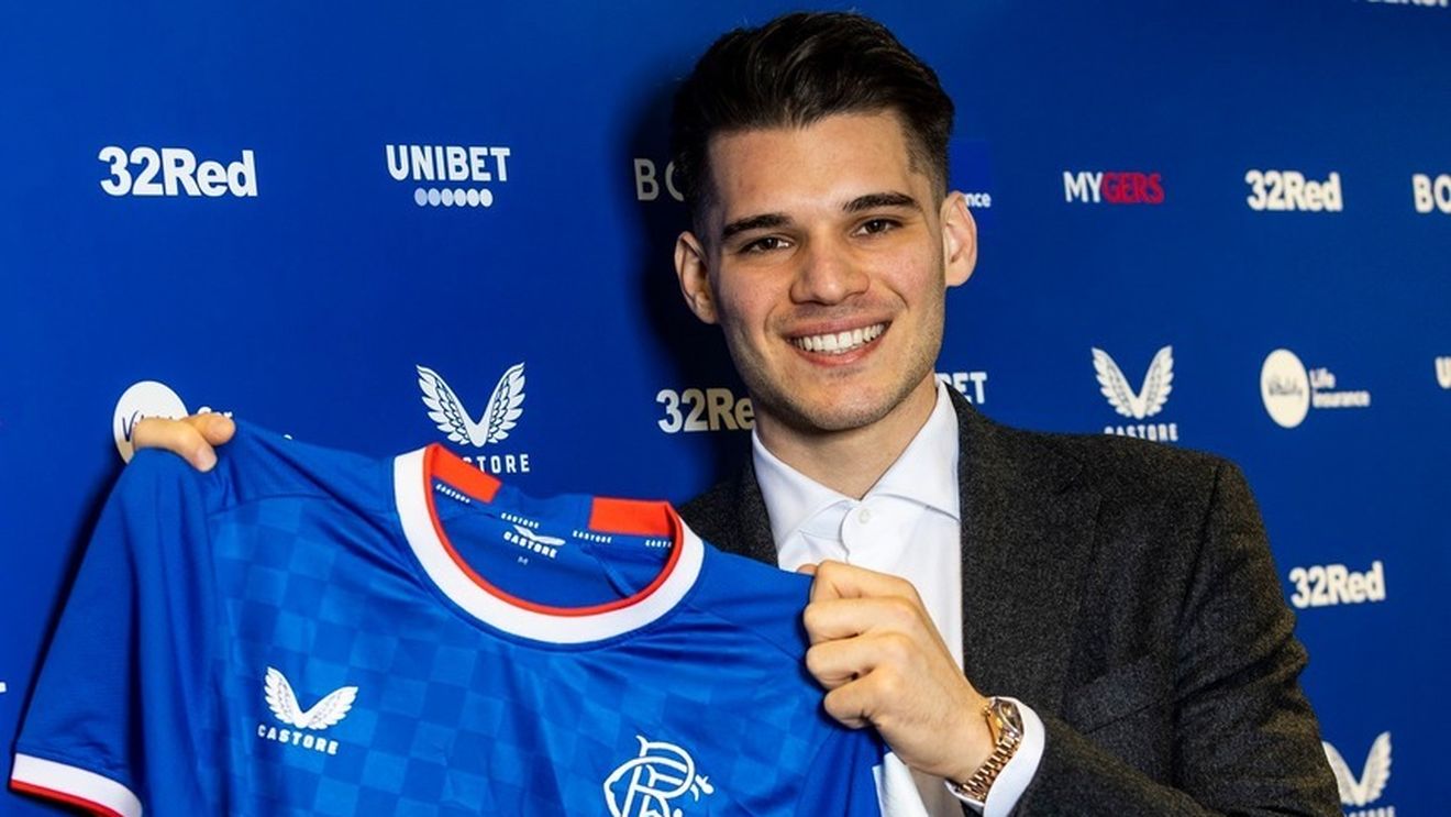 Ianis Hagi a semnat un nou contract cu Glasgow Rangers/ Fotbalistul român, elogiat de antrenorul Michael Beale