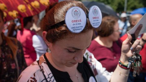 BREAKING Cum vrea Guvernul să oprească greva profesorilor de marți, de la Cotroceni, cu OUG comunicată duminică/ Ce sume ”tranzitorii” sunt impuse/ Cărbunaru a subliniat de patru ori că Budăi începe luni dialogul cu toate sindicatele, pentru noua lege a salarizării