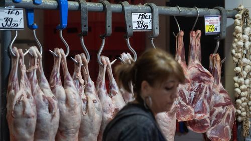 Amenzi de peste două milioane de lei şi aproape 22 de tone de alimente confiscate de inspectorii sanitari veterinari, în ultimele două săptămâni