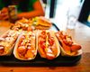Emigranții germani au introdus hot-dog-ul în meniul americanilor de 4 Iulie / Tom Sawyer Days, cursa toaletelor și ouă gătite la soare / Tradiții bizare de Ziua Independenței