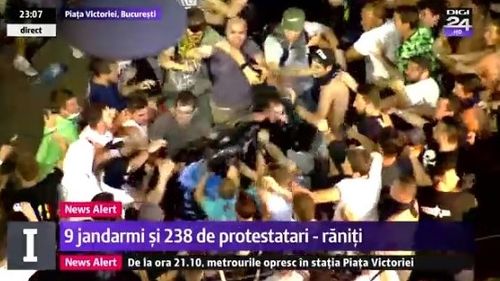 Adevărul: Cei doi huligani reținuți în cazul jandarmeriței bătute la protestul de vineri sunt ultrași din galeria Clubului Sportiv al Armatei