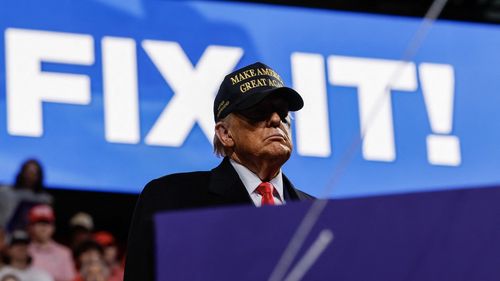 Reuters: Trump pregătește un ordin executiv pentru a crește exporturile de arme și echipamente militare