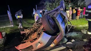 O fată de 12 ani a murit și un bebeluș de 6 luni este în stop cardio-respirator în urma unui accident în Argeș/ Alte cinci persoane rănite, între care trei copii
