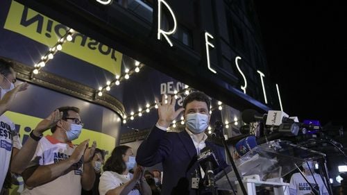 IMAGINILE bucuriei: cum au celebrat Nicușor Dan și suținătorii victoria la alegerile locale din București