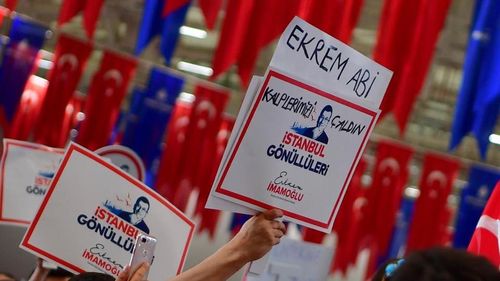 Procurorii din Istanbul cer desfiinţare principalului partid turc de opoziţie, CHP