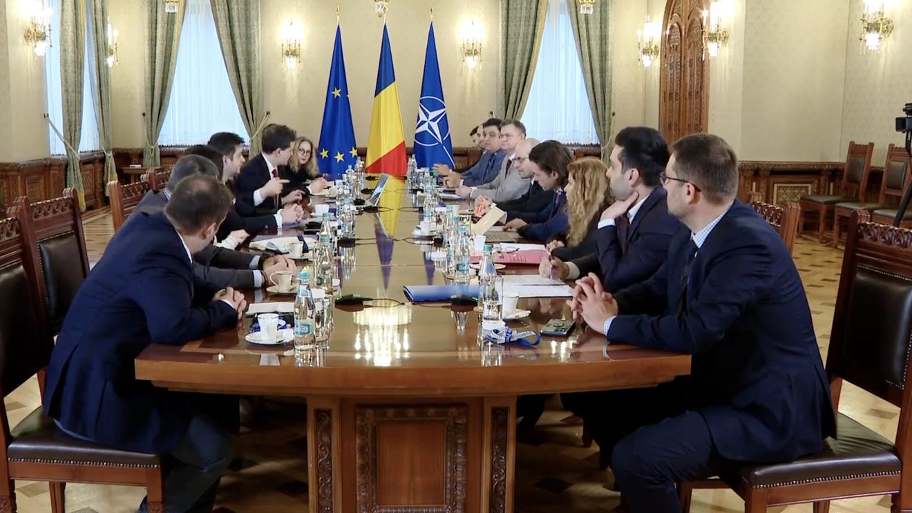 VIDEO Nicușor Dan, consultări cu magistrații, la Palatul Cotroceni / Magistrat din Covasna: "În ultimii ani s-a consolidat un sistem oligarhic în Justiție" al cărui vârf se află la nivelul ÎCCJ și al CSM / Un judecător propune majorarea taxelor judiciare, pentru a evita cererile "șicanatorii"