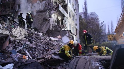 LIVE Ziua 328 de război: Comandantul armatei ucrainene s-a întâlnit cu șeful Pentagonului în Polonia / Kremlinul nu exclude o întâlnire între șefii spionajului din Rusia și SUA / Bilanțul bombardamentului din Dnipro crește la 45 de morți / Peste 7.000 de civili au fost uciși în Ucraina, dar bilanțul real este "considerabil mai mare" (ONU)
