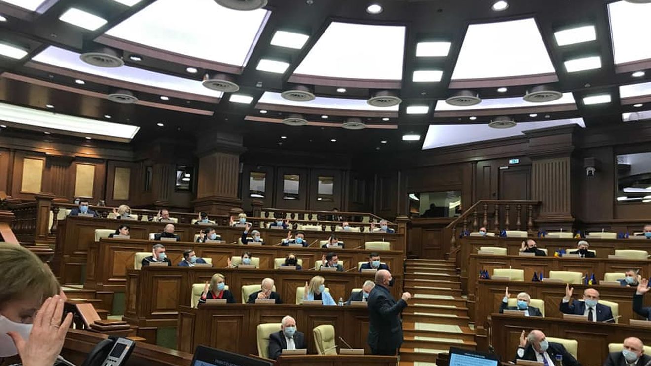 Premieră: 40 de femei ar putea intra în noul Parlament din Republica Moldova