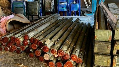 FOTO Depozit de muniție rusească cu sute de proiectile de artilerie, rachete ghidate și mine antitanc, descoperit în regiunea ucraineană Herson