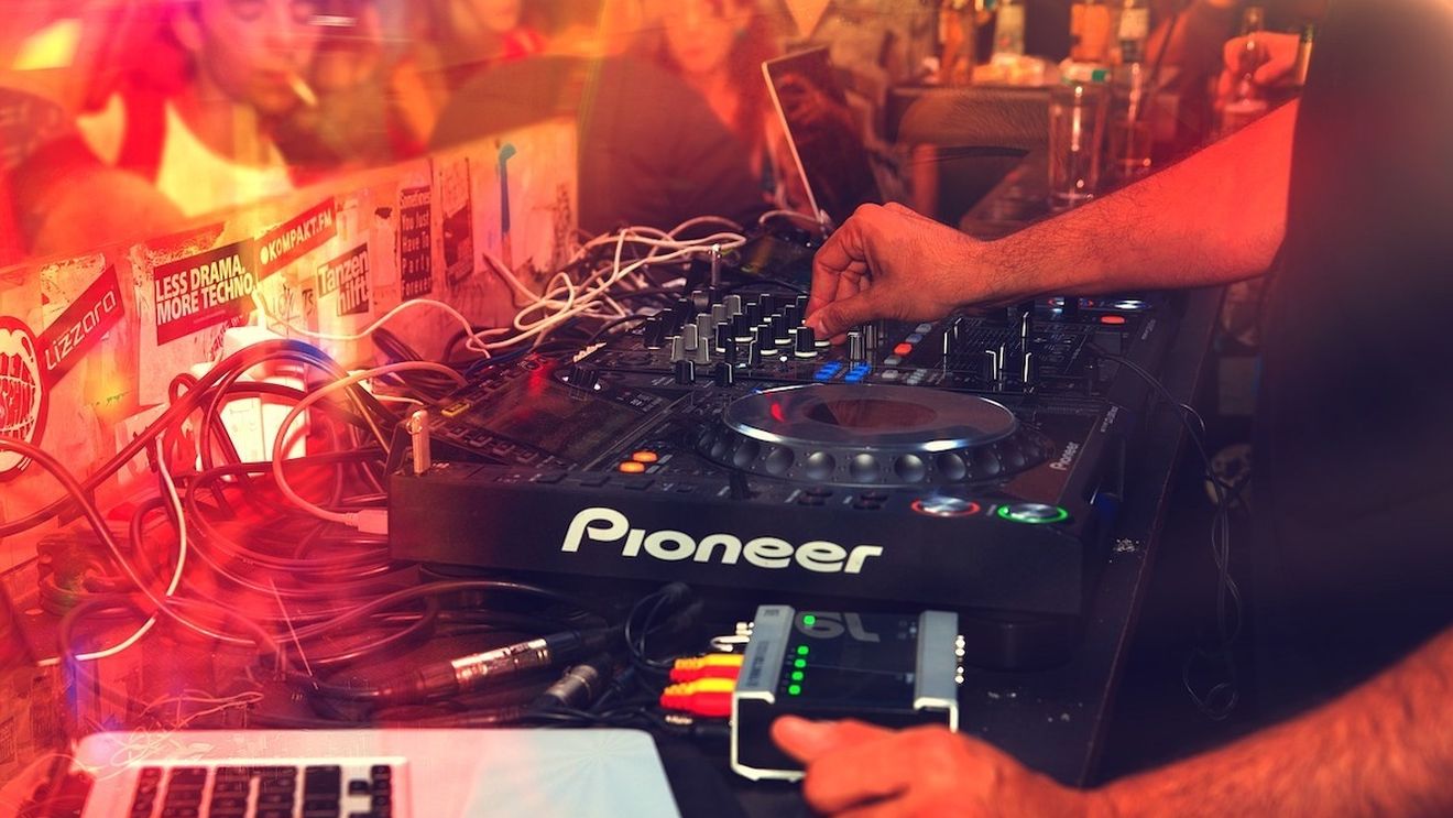 Italia anunță noi măsuri de relaxare: Se redeschid discotecile și cluburile de noapte