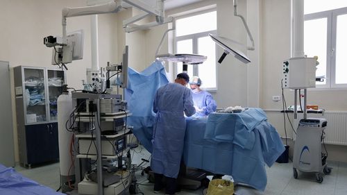 O pacientă moare în Spitalul Județean Focșani după 2 ore de așteptat la Urgențe / Luna trecută o adolescentă de 17 ani a murit din cauza unor complicaţii apărute în urma unei nașteri prin cezariană