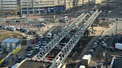 INFRASTRUCTURĂ La Pasajul de la Doamna Ghica, aflat la 57% stadiu de execuție, se așteaptă încheierea recepției tablierului metalic pentru a se continua lucrările. ”Această procedură este mai greoaie decât ne așteptam”