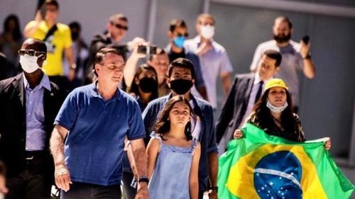Brazilia depășește 20.000 de decese, în timp ce președintele țării compară COVID-19 cu o "ușoară răceală" și cere ridicarea restricțiilor
