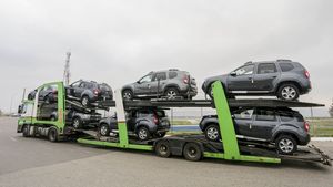 Comisia Europeană va răspunde "în consecinţă" la taxele pentru autovehicule anunțate de SUA, după ce le va analiza "atent"