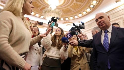 EXCLUSIV Lidera rebeliunii anti-concedieri de la Senat a înființat Partidul Justiției Sociale împreună cu doi colegi / Anunț pe site-ul formațiunii: cine achită 500 de lei primește ”reduceri și oferte exclusive la magazine” și ”acces prioritar și facil în secțiile de votare”