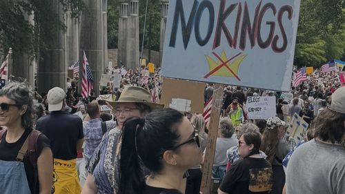 Protestele ”No Kings” anti-Trump au avut loc în întreaga SUA, în timp ce președintele participa la parada militară