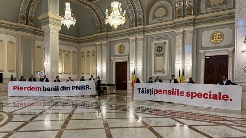 Reforma pensiilor speciale, propusă în programul de guvernare: crește vârsta de pensionare pentru magistrați, plafonarea unor câștiguri