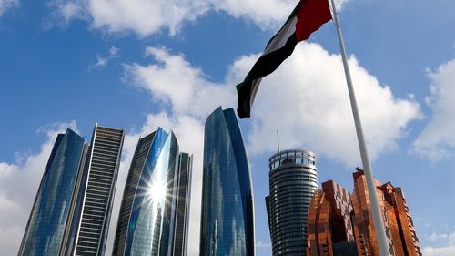 Emiratele Arabe Unite accelerează construcția unei noi conducte care să dubleze capacitatea exporturilor de petrol fără a trece prin Strâmtoarea Ormuz