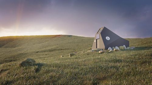 A fost deschis noul refugiu Scara, aflat pe traseul de creastă al Munţilor Făgăraş / Are 36 metri pătraţi, cu vestibul şi un spaţiu comun cu loc de luat masa şi dormit / Se pot adăposti aici 15-18 persoane