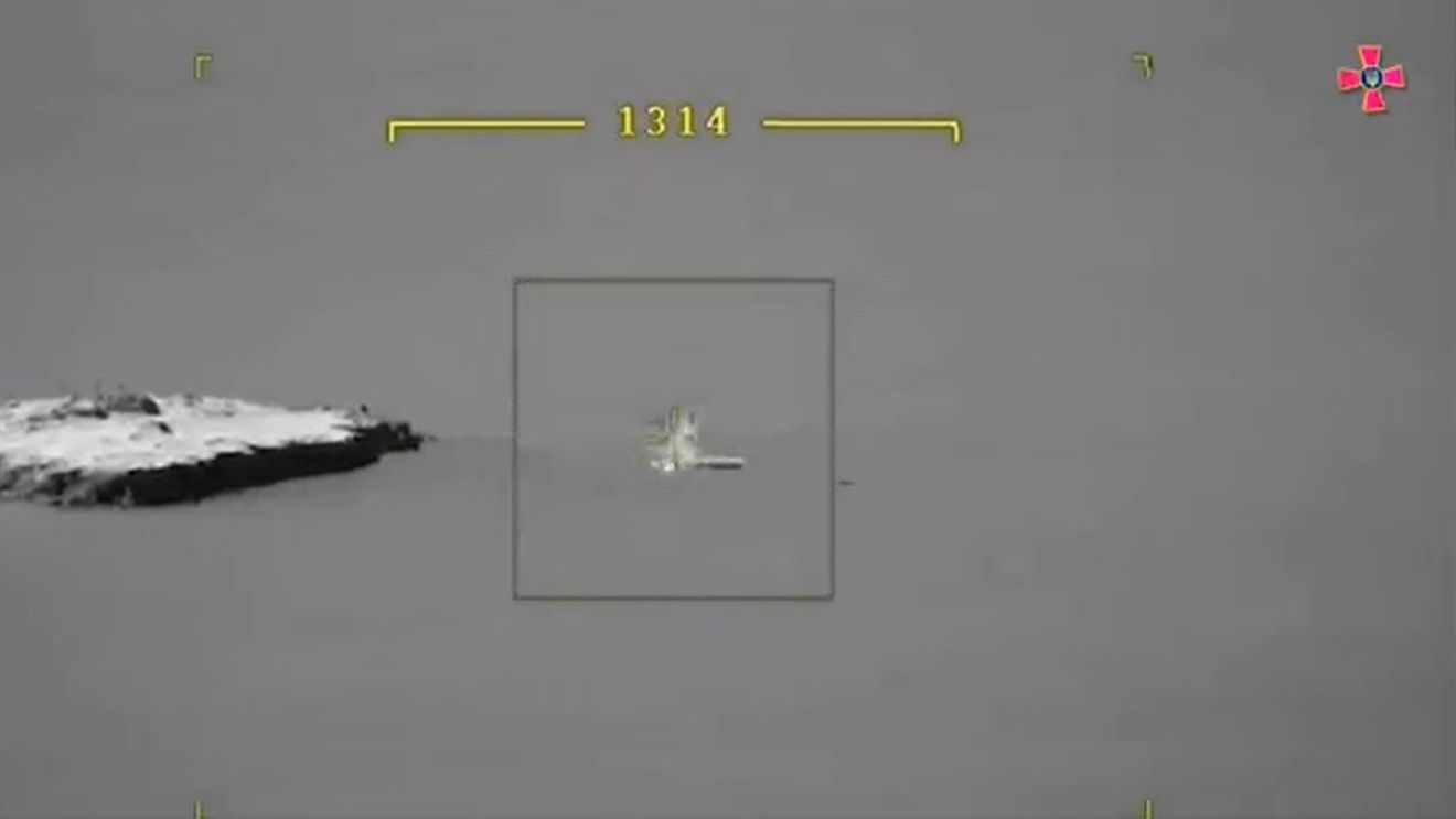 Ucraina publică o înregistrare video cu atacuri asupra forțelor rusești aflate pe Insula Șerpilor, înainte de retragere