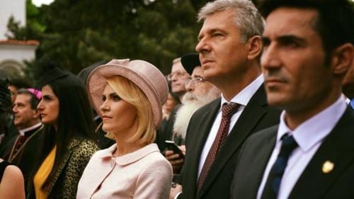 Ponta: La botezul nepoatei lui Gabriel Oprea a fost și Gabriela Firea alături de 20 - 30 de parlamentari PSD