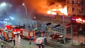 VIDEO Incendiu puternic la una dintre cele mai mari shawormerii din Capitală/ A ars Dristor Kebap