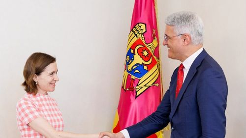 Ministrul Dragoș Pîslaru: Cetățenii Republicii Moldova au mâine șansa să voteze pentru stabilitate, prosperitate și siguranță