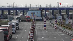 Giurgiu: Camioanele care ies din ţară au de aşteptat 220 de minute la controlul de frontieră
