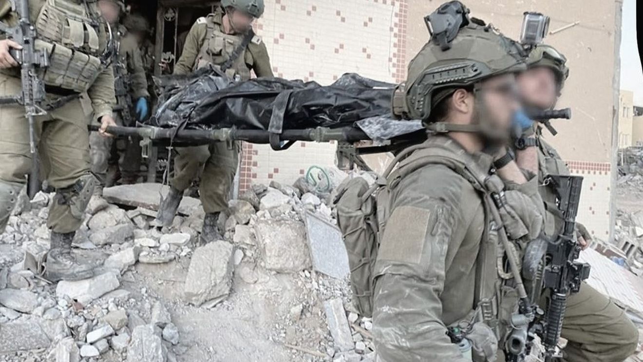 Israelul a aruncat sâmbătă pliante peste Gaza care arată trupul lui Sinwar şi un mesaj adresat Hamas
