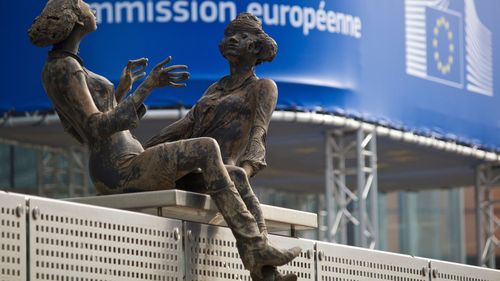 UE va înfiinţa o nouă unitate care să utilizeze mai bine informaţiile colectate de agenţiile naţionale de spionaj / O celulă va funcționa în cadrul secretariatului Comisiei Europene