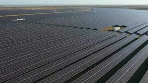 Parc fotovoltaic de 21,5 milioane de dolari pentru oţelăria electrică din Călăraşi / Proiectul a fost finanţat din fonduri proprii şi cu sprijinul fondurilor europene nerambursabile